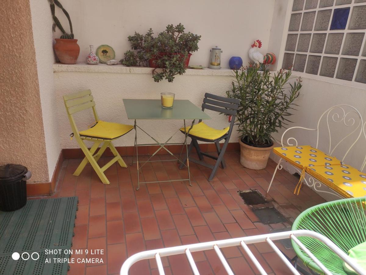 Grande Chambre Avec Garage Dans Quartier Historique แปร์ปินญอง ภายนอก รูปภาพ